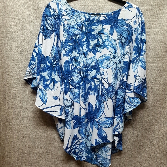Roz & Ali Tops - Roz & Ali Poncho Top Blue & White Floral EUC Sz 1X